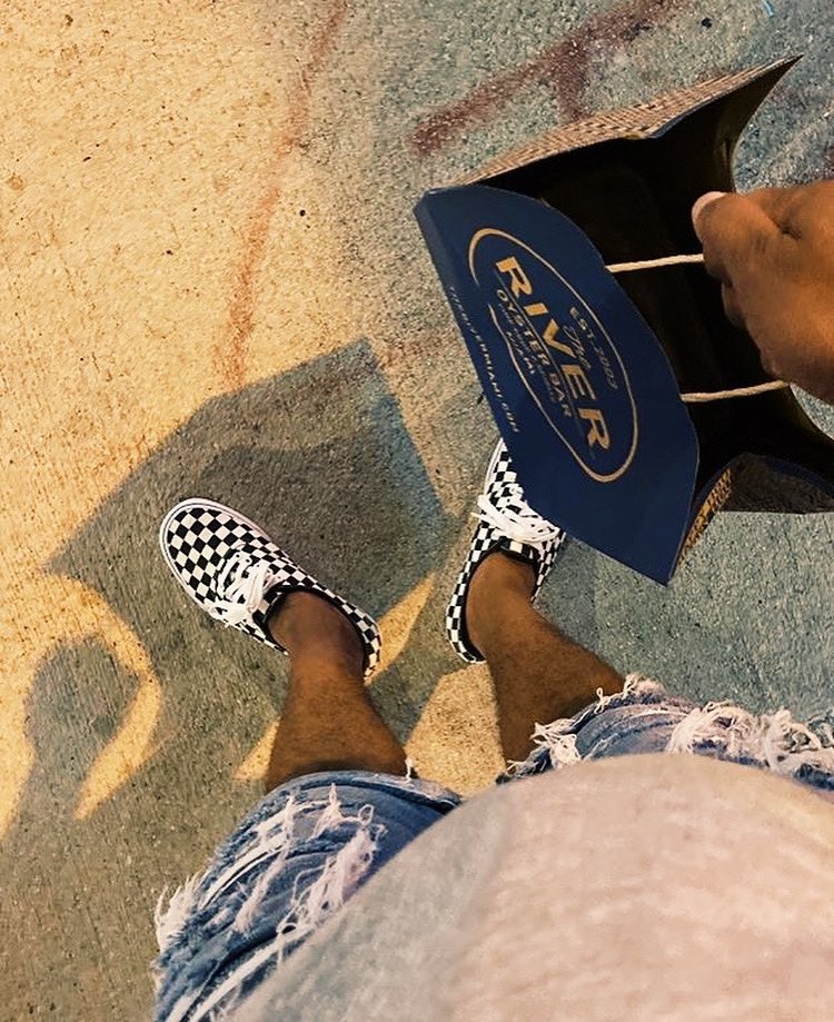 RiverOysterBar's tweet photo. Takeout and delivery is available daily via @Grubhub from 12-8 PM. 
📸: @kdot_vossen, thank you for your support! #riveroysterbar #rp #miami https://t.co/OZtIShBdyN
