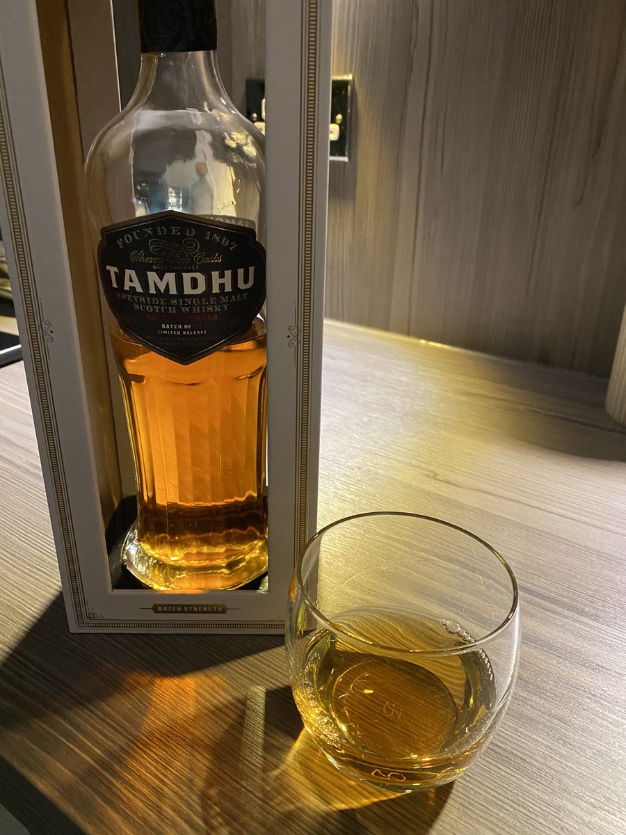 rawsco's tweet photo. @harrismonkey Whisky files? Come on it’s like my only hope in life just now! PS I properly recommend this bad boy! Couple of these and you’re talking shite for hours! https://t.co/TT3HD2OOpO