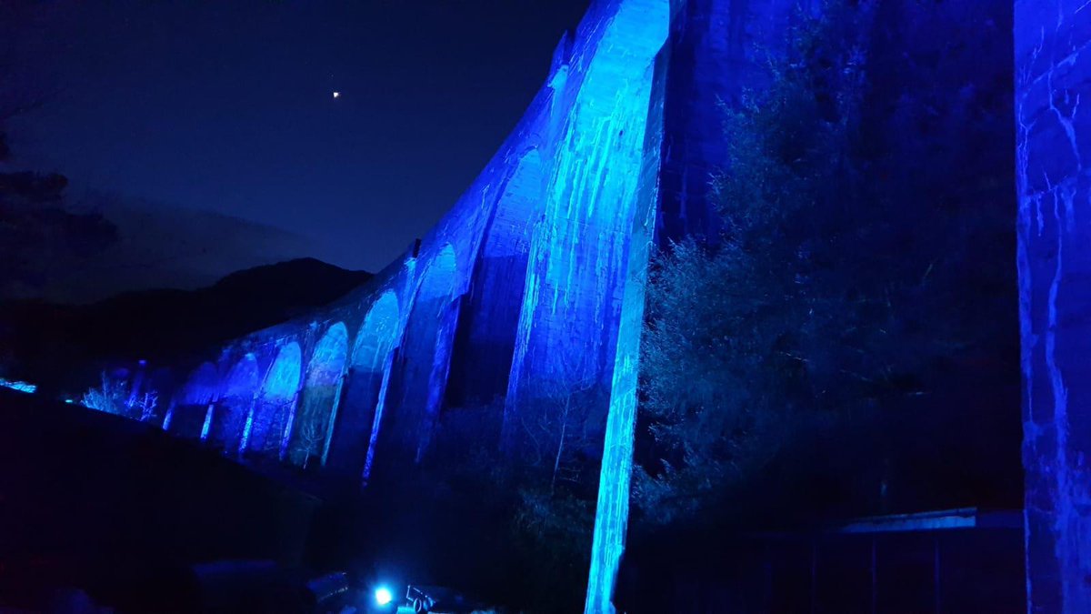 AlastairDalton's tweet photo. Glenfinnan Viaduct which featured in Harry Potter films lit up blue for NHS heroes https://t.co/TK6ODs0O70 Pic: Martyn White https://t.co/jLKrB9rZmF