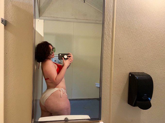 I miss summer time :( https://t.co/esJuuaBrT3<a href="/tag/newprofilepicasf"class="tags"><span>#newprofilepicasf</span></a>