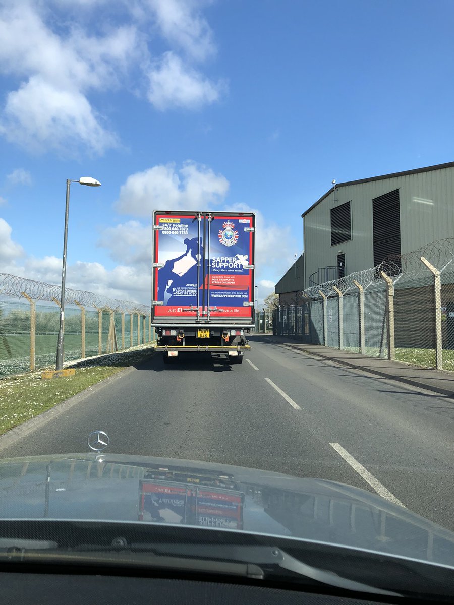 BigBearF1's tweet photo. Before I bug out tonight, I’d like to give a massive shoutout to  @moranlogistics for supporting my fellow comrades. I followed one of their trucks out of work today. Not all wounds are visible! Great work guys n gals. #Respect 💂🏻‍♀️👋🏻🇬🇧🍻 https://t.co/WoYyesl08b