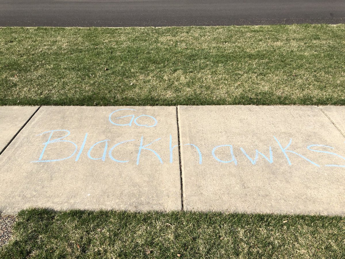 Julie72965's tweet photo. Shout out @WAHScheer for stopping at our house to to send encouragement and goodies to their cheerleaders!! It means a lot that you care so much!! https://t.co/7SIzzRe8qZ