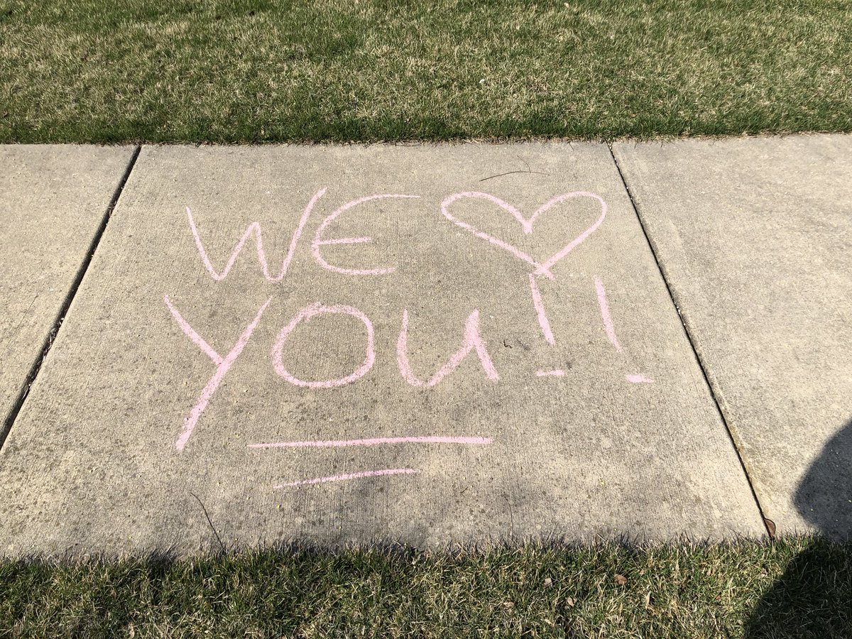 Julie72965's tweet photo. Shout out @WAHScheer for stopping at our house to to send encouragement and goodies to their cheerleaders!! It means a lot that you care so much!! https://t.co/7SIzzRe8qZ