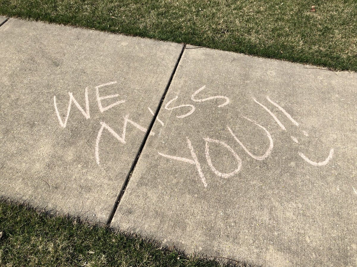 Julie72965's tweet photo. Shout out @WAHScheer for stopping at our house to to send encouragement and goodies to their cheerleaders!! It means a lot that you care so much!! https://t.co/7SIzzRe8qZ