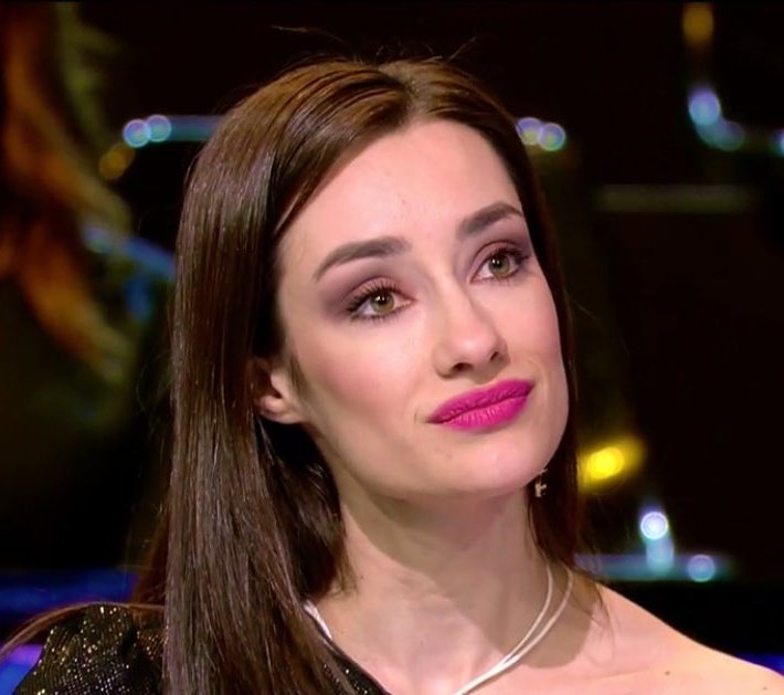 twingomez_'s tweet photo. ⚠️ ¿Con quién vas? ⚠️ #SVGala7 

🔄 CAROLINA
❤️ ADARA https://t.co/o14vXreOC0
