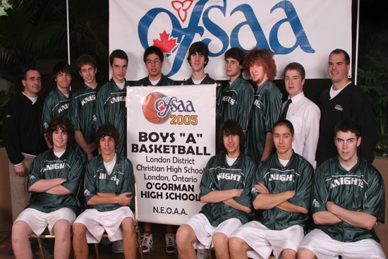 matthewvierimaa's tweet photo. @joeyslatteryCTV @wallerABC7 Time to bring back the timeless 2005 look! https://t.co/BwCLZQeroG