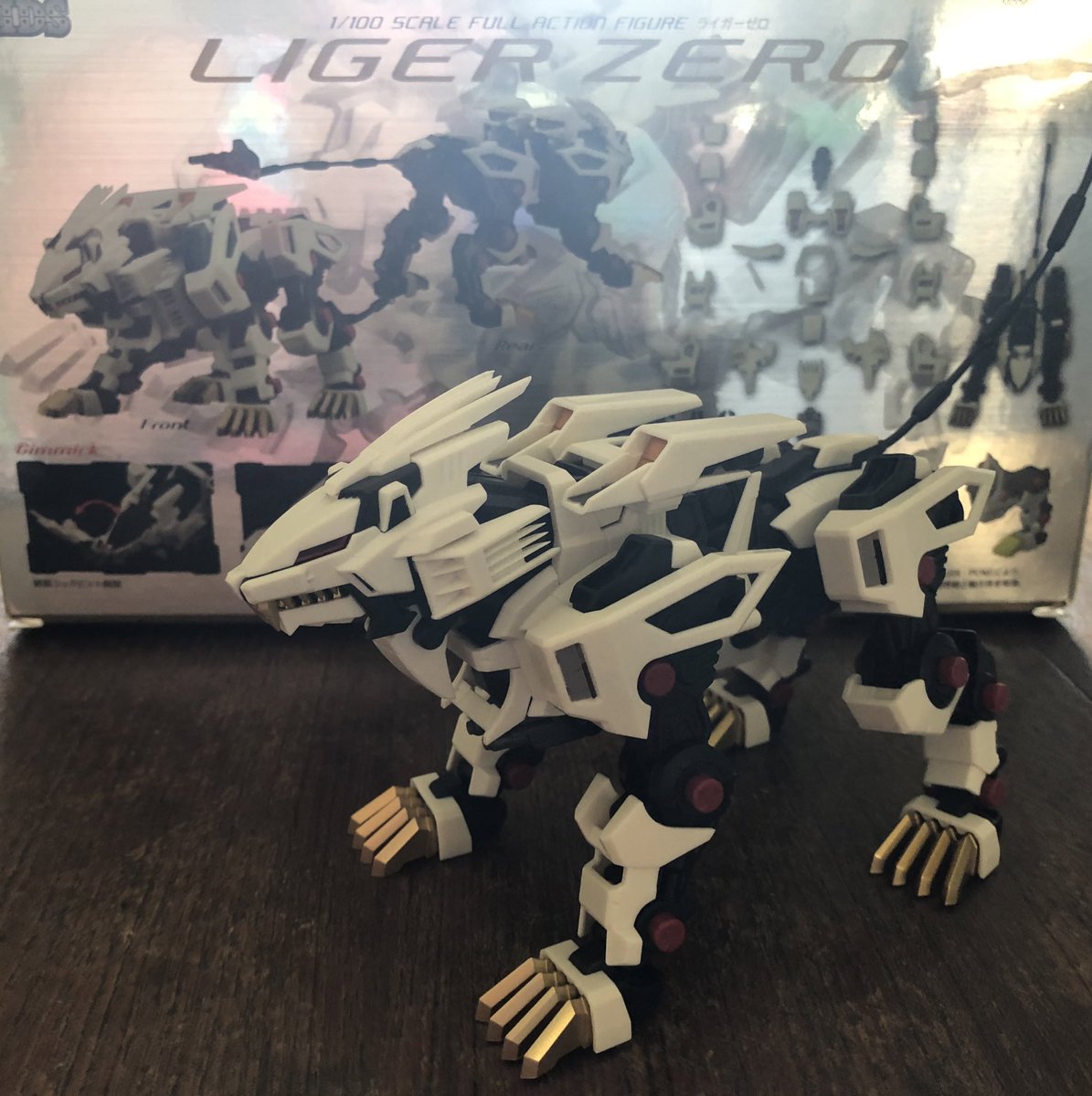 BigUglyAoi's tweet image. I really love this model. Super sturdy and posable. Definitely my favorite of all my ligers c:
#ZOIDS #ligerzero