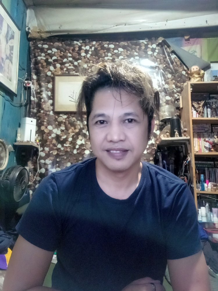 Juanmiguel0520's tweet photo. Hi po! Aserious guy with a sense of humor. No need magpakita p ng anu anung part ng ktawan para mapansin. Tama na un simple lang. Atleast makakasigurado ka ikaw lang at wla ng ibang kalandian. 😬😇😊 https://t.co/qf3KZd1yrs