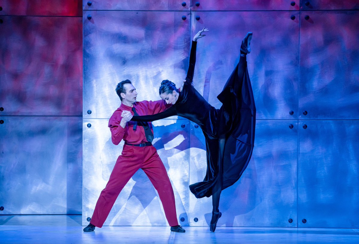 SacBallet's tweet photo. #ThrowbackThursday
Ava Chatterson and Christopher Brian Nachtrab in Stephen Mills' "Hamlet"
February 2019
Community Center Theater
Photo by Keith Sutter
#ballet #hamlet #SacBallet #BallerinasOfIG #MenDance #boysdance #dancersofIG #worldwideballet #Sacramento #SacArts #SacBStrong https://t.co/eUa7nj1Jv7