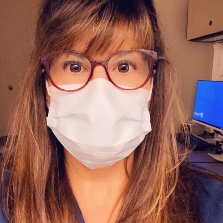 CinciFlag's tweet photo. Our very own @leebaumes !  She's putting herself on the front line to make sure patients are getting the care they need while coordinating FLAG deliveries with hospitals around the tri-state.  Who is your front liner?  Post a pic below and give them a shout out! #CinciFLAG https://t.co/tuTi2kv7KQ