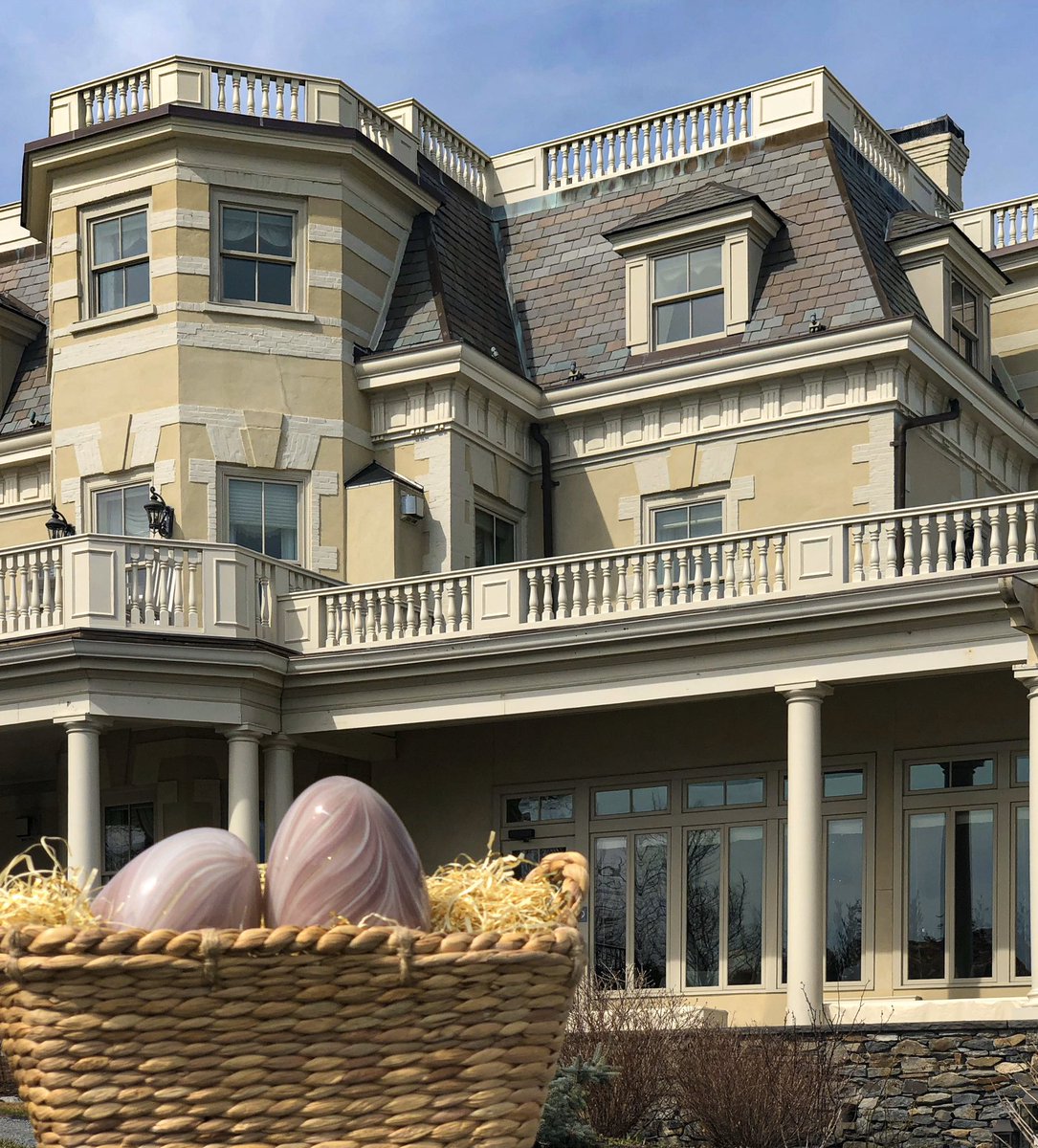 Easter is only 10 days away. The Chanler is offering a special Easter Sunday menu to help make your holiday a little hoppier. 🐰 Curbside pickup and also delivery are available! The menu and details will be posted tomorrow. Call early to reserve. 401.847.2244. #easter #dinner