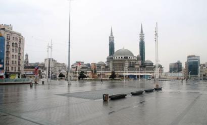 OsgbEys's tweet photo. İstanbul Sokaklarında insan azaldı ama yinede yayılım hızı artıyor.

#SokagaCikmaYasagi #LaCasaDePapel4 İnfazda Adaletİstiyoruz #vaka18135 #yağmur #ehsenibeKoray Seren Serengil CekeHapis CezasıKalksın Mustafa Selanik KOCAELİ VALİLİĞİ Samuel Eto'o 20 Nisan'da Pablo Escobarın https://t.co/kjJr93ynJc