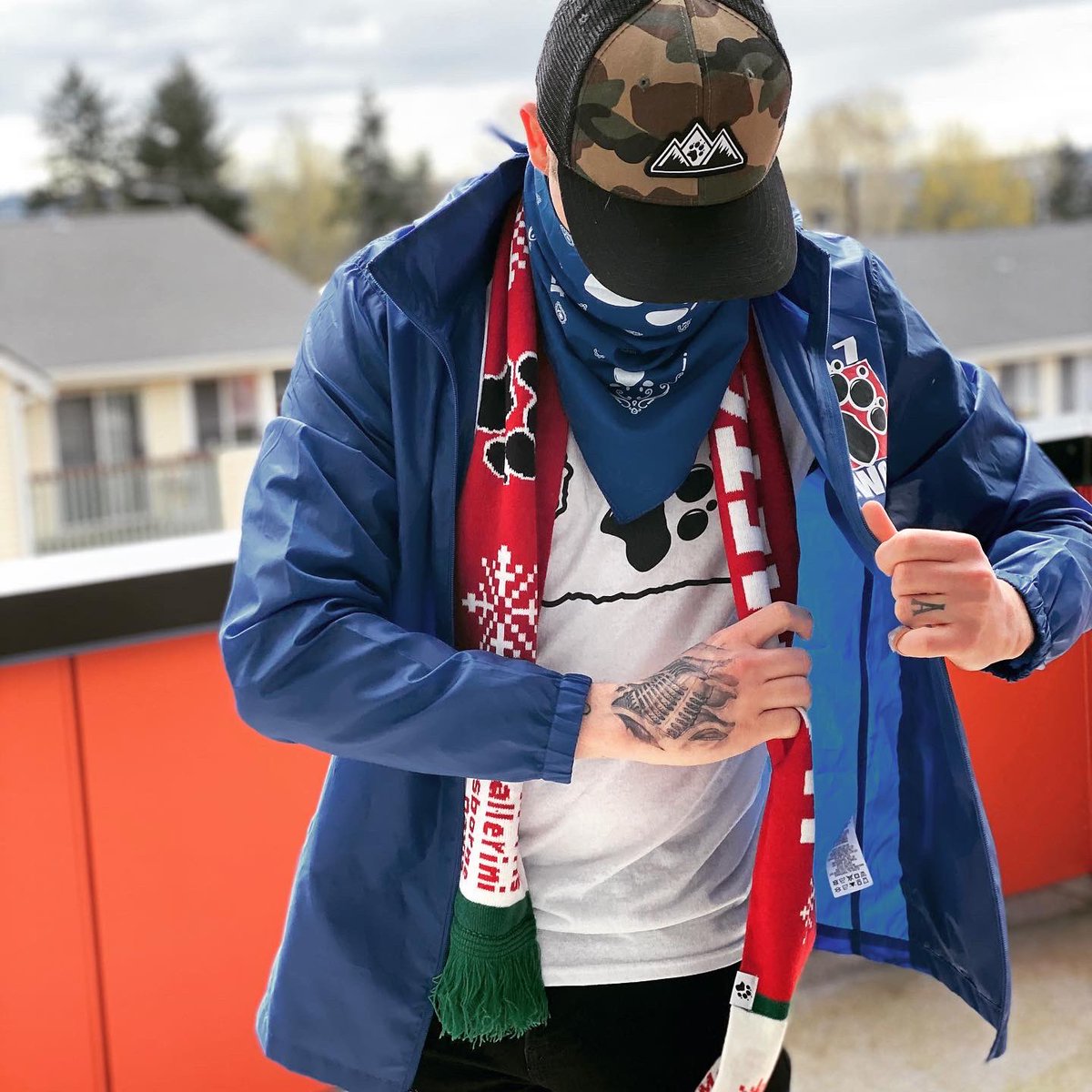 SeattleWolf's tweet photo. Itโs #WolfSpiritWeek! And today is the day to show us your Wolf Pride!! Show us your pics rocking your Wolf! -@AlekOnTheRadio https://t.co/609DSSF6G5