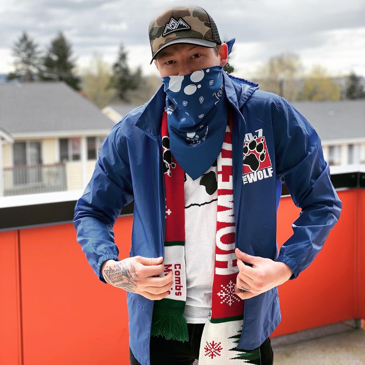 SeattleWolf's tweet photo. Itโs #WolfSpiritWeek! And today is the day to show us your Wolf Pride!! Show us your pics rocking your Wolf! -@AlekOnTheRadio https://t.co/609DSSF6G5