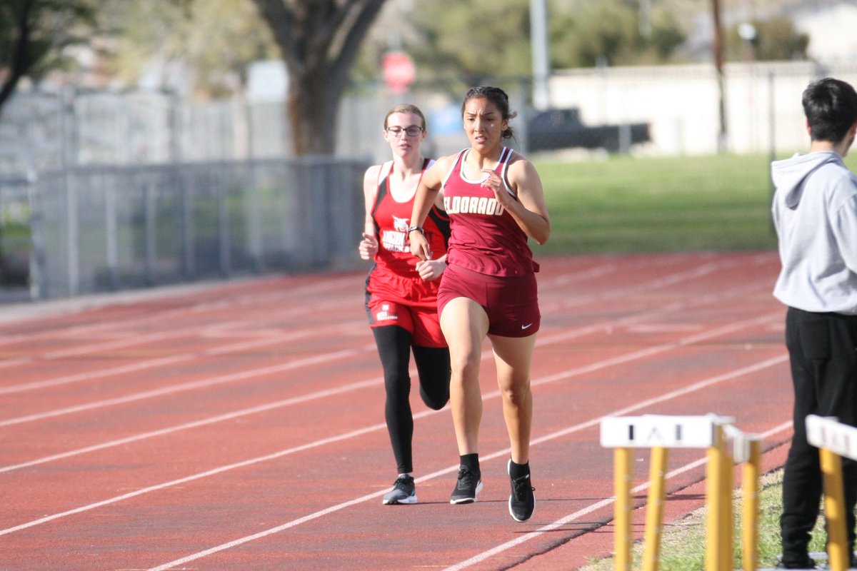 sundeviltrack's tweet photo. Casandra Zamudio: 800, 1600, Relays
*6:10 1600 PR; 2:42 800 PR
*Won 🥈in 1600 at Early Bird Invite
*2X 2019 Regional placer: 4x4 &amp; 4x8
**Plans to enlist in the U.S. Marine Corpse after high school. 
#EldoSeniors https://t.co/gXH5uEVInu