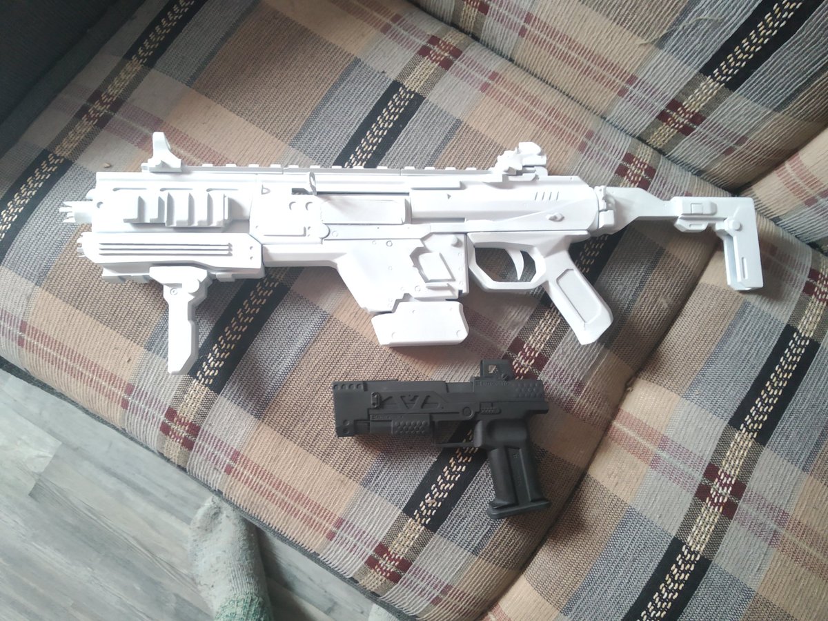 PhoenixNickolas's tweet image. Мои красивые)))) пока вижу только аналогию с Дневной и Ночной Фурией))))))
Красиво же блядь))))))
#carsmg и #re45auto из #Titanfall2