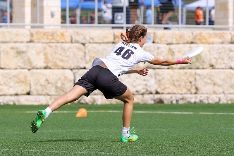 Ultiworld's tweet photo. 2020 D-I Women's Breakout Player of the Year -> https://t.co/AudFSqloPZ https://t.co/7PKHKrypW2