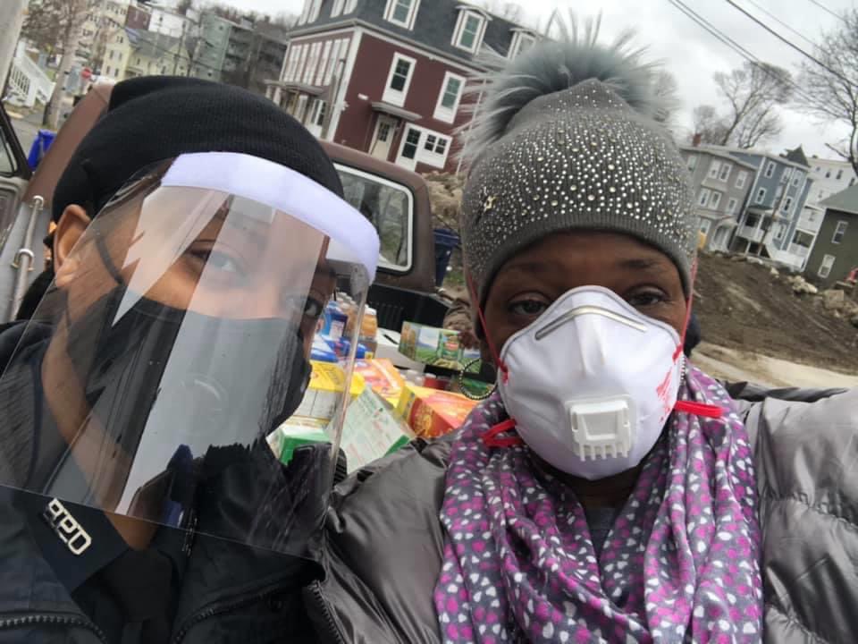 YouthLeadingth1's tweet photo. #Community giving back to the Community. Thank you @ElevateBoston, @Milli380, We Are Better Together Warren Daniel Hairston Project, Ruth Rollins, Squeak,The Breaksfast Spot, all the volunteers, sponsors, and supporters. You are valued. 🙏🏾 #Roxburylove #Feedingcommunities #B2CSO https://t.co/yVqAqVpnTM