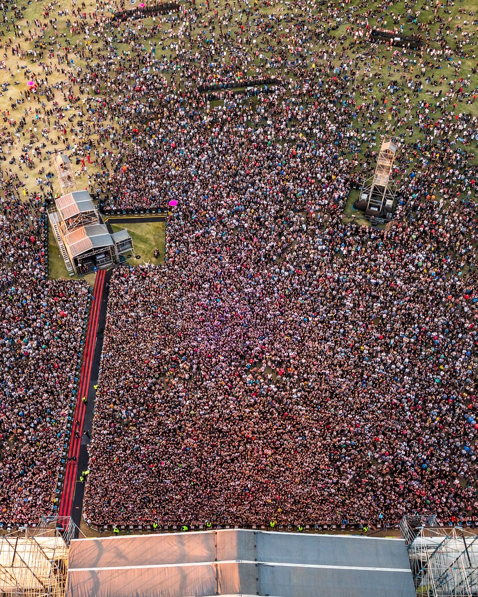 AliveCoverage's tweet image. March has come and gone.

🌀🎇🏝️

#UMF #LollaAR #DejaVoom