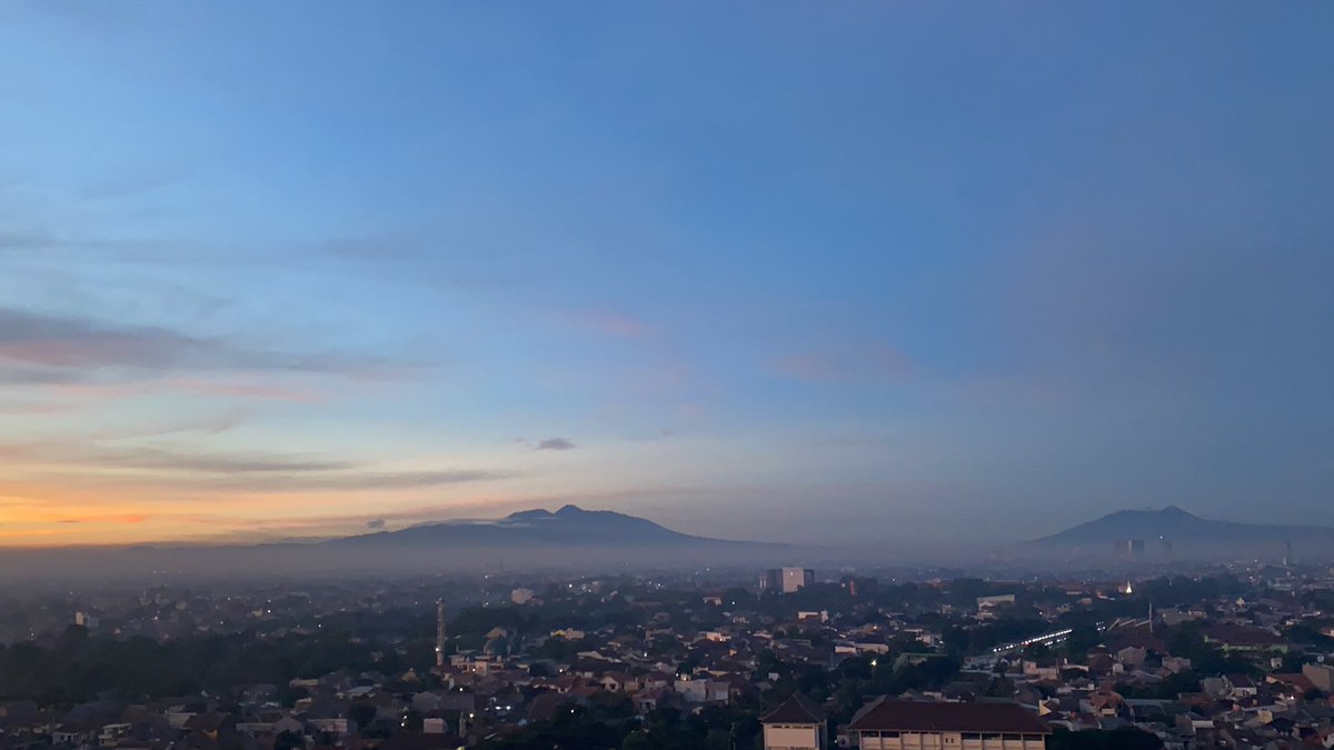 ardianpancaa's tweet photo. WOY JAKARTA INI LHO WOY. GILAAAAAA😍😍😍😍 https://t.co/uSEK8Wt8C8