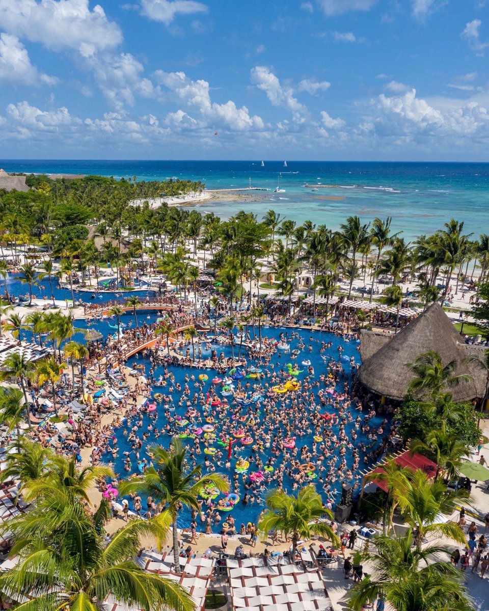 AliveCoverage's tweet image. March has come and gone.

🌀🎇🏝️

#UMF #LollaAR #DejaVoom