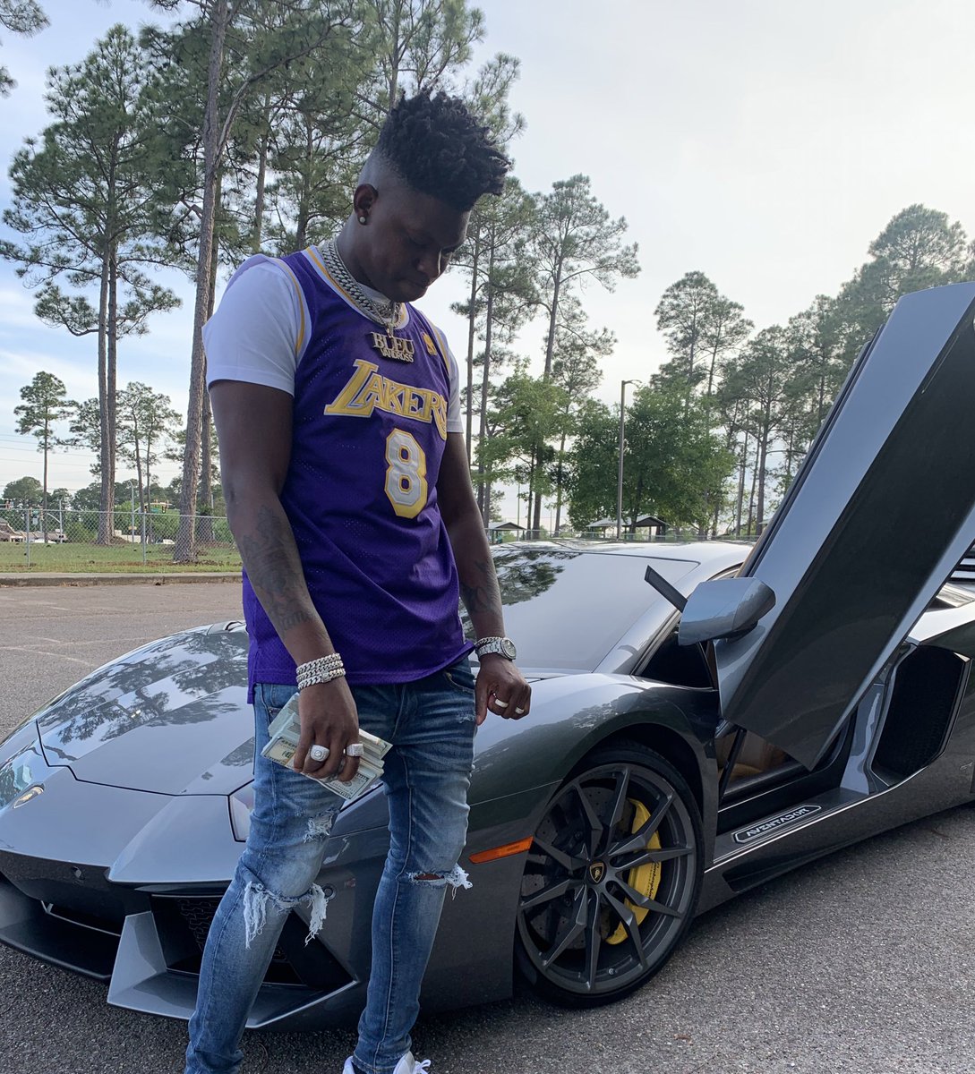 _YungBleu's tweet image. Gorilla 🦍