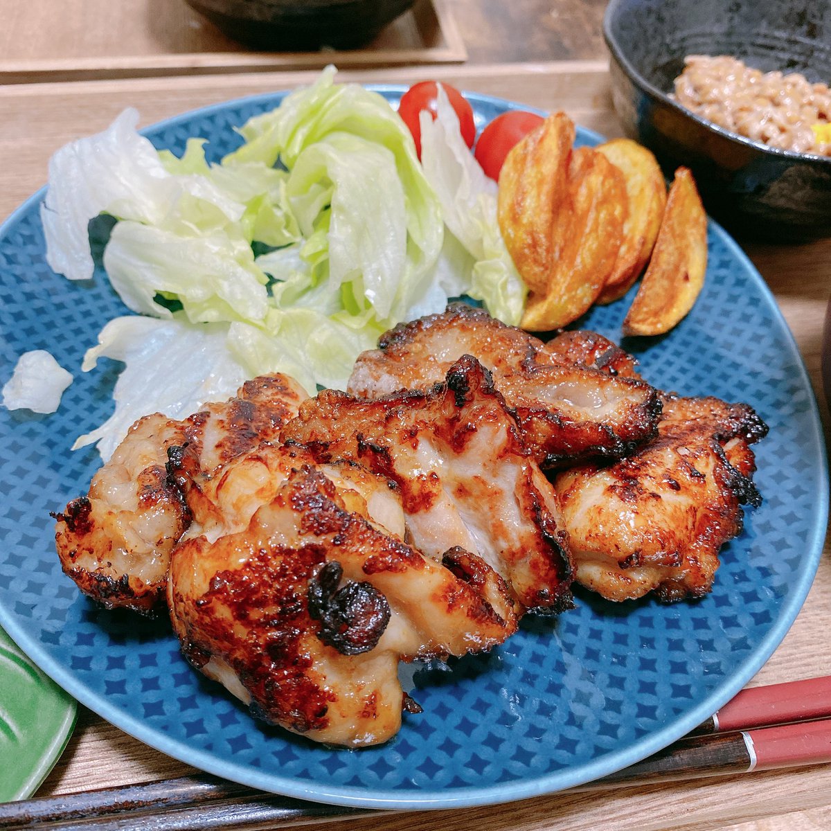 CHIHIRO_ANDY's tweet photo. 昨日の夕飯は唐揚げᵎᵎᵎ
何故かナスとネギのお味噌汁が褒められた( ꒪��꒪)
お味噌変えたから??

#日本自炊協会
#おうちごはん

コロナの影響で自粛要請が続く中
皆さんのおうちごはんは何ですか？
献立の参考に教えてください☺︎︎ https://t.co/jK3XzFjkZg