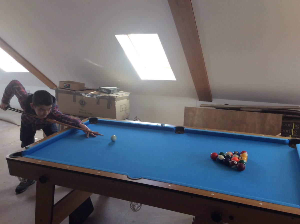 ECJS_6B's tweet image. 🏠HOME LEARNING🐣

I love hearing what @ECJS_6B have been learning at home. Say hello to Sam and Rusty the chicken! Arriving at midnight, Sam incubated and hatched six chickens and now looks after them everyday! Lots of other activities and school work going on! Well done Sam!