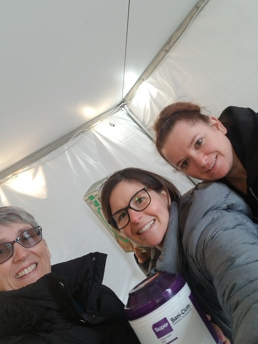 Raven_Mockers's tweet photo. Thanks to these amazing lovelies for helping set up our surge tents today at Dartmouth Hitchcock #WeAreInThisTogether https://t.co/g0e6enIfJd