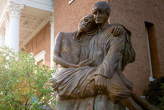 jesuitnews's tweet photo. The Catholic Church has saints for everything, including pandemics. St. Aloysius Gonzaga, was a #Jesuit who died as a result of working with victims of a plague in Rome. https://t.co/bGKq7OhYnO https://t.co/ZvG88FYIRZ