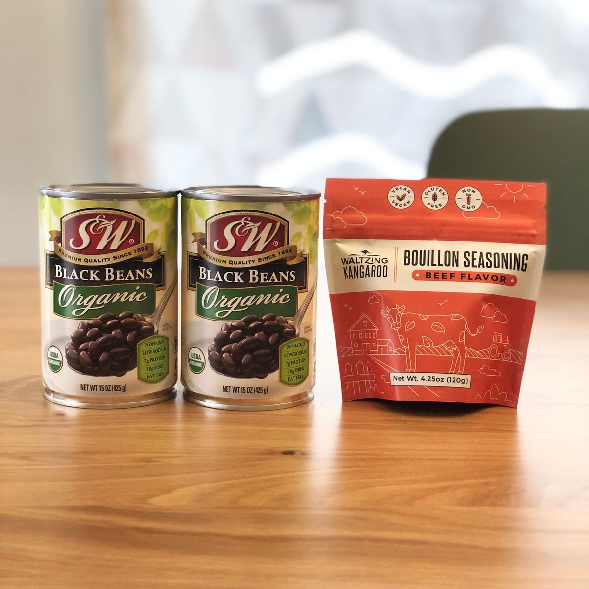 waltzingkangaro's tweet photo. Our "Quarantine Beans" and Rice recipe works with almost any beans you have. Do you have herbs growing? Try White Beans topped with fresh basil or Kidney Beans topped with thyme. #getcreative #itsgoodforyoursanity https://t.co/O70n95Cmvb