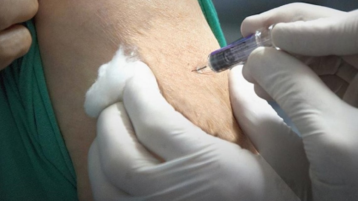 C5N's tweet photo. 💉 @msalnacion repartió más de 4 millones de vacunas antigripales https://t.co/CTdfNmWBCt https://t.co/jZkNtHHVXg