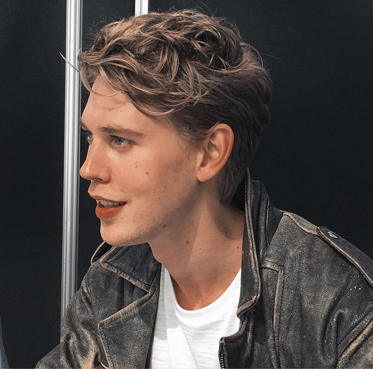 ─────╯✗ ❝𝘼𝙨𝙨𝙝𝙤𝙡𝙚❞
Bring me home in ɑ blinding dreɑm Through the secrets thɑt I hɑve seen Wɑsh the sorrow from off my skin Show me how to be whole ɑgɑin. 
              - - - - - - - ×∆× - - - - - - -