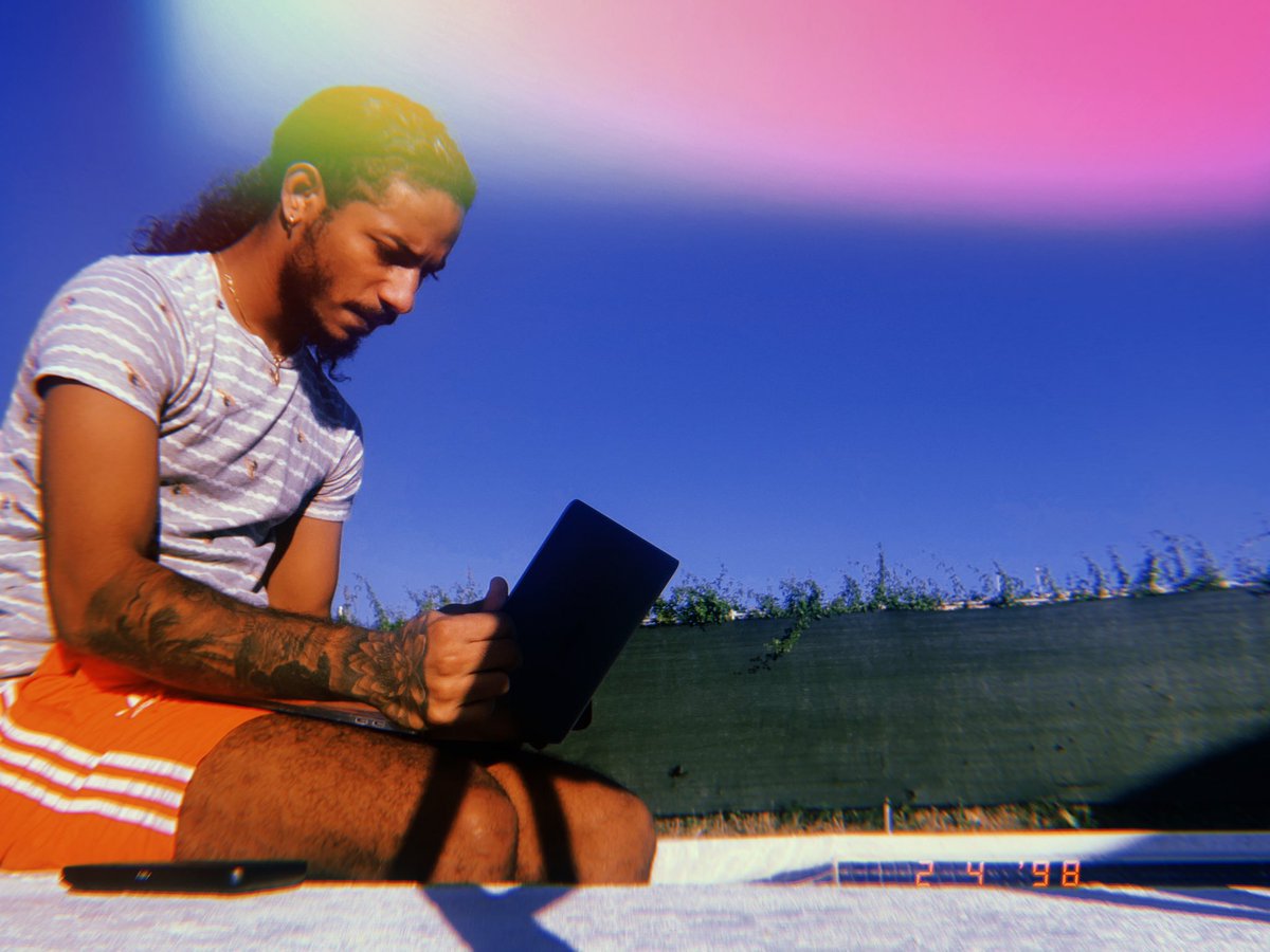 ovadosethedj's tweet photo. #OvadoseRadio has had ALL my attention for 2 weeks straight and I haven’t been outside my house since. WiFi doesn’t work so well outside, but thankful for miwifi box. #KeepingYouConnected #BeAliv #OvadoseStillAliv https://t.co/Q1ouikrIg0