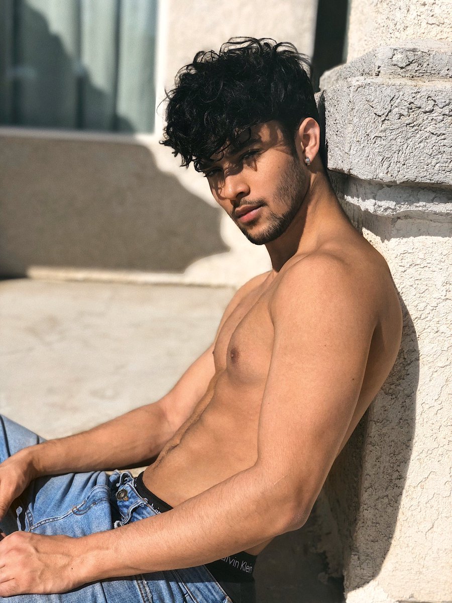 JOELDELE0N's tweet photo. Vitamin D ☀️ https://t.co/FEhHjOku4F