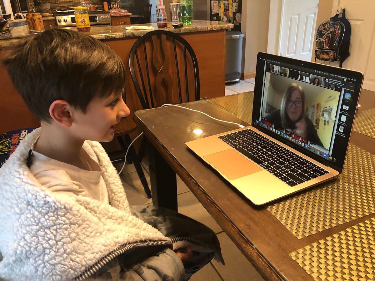 SetonMother's tweet photo. KA shared a virtual hug! #welaughed #wecried #weprayed #nextbestthing #therapeutic #zoom https://t.co/nfBbvq0m9K
