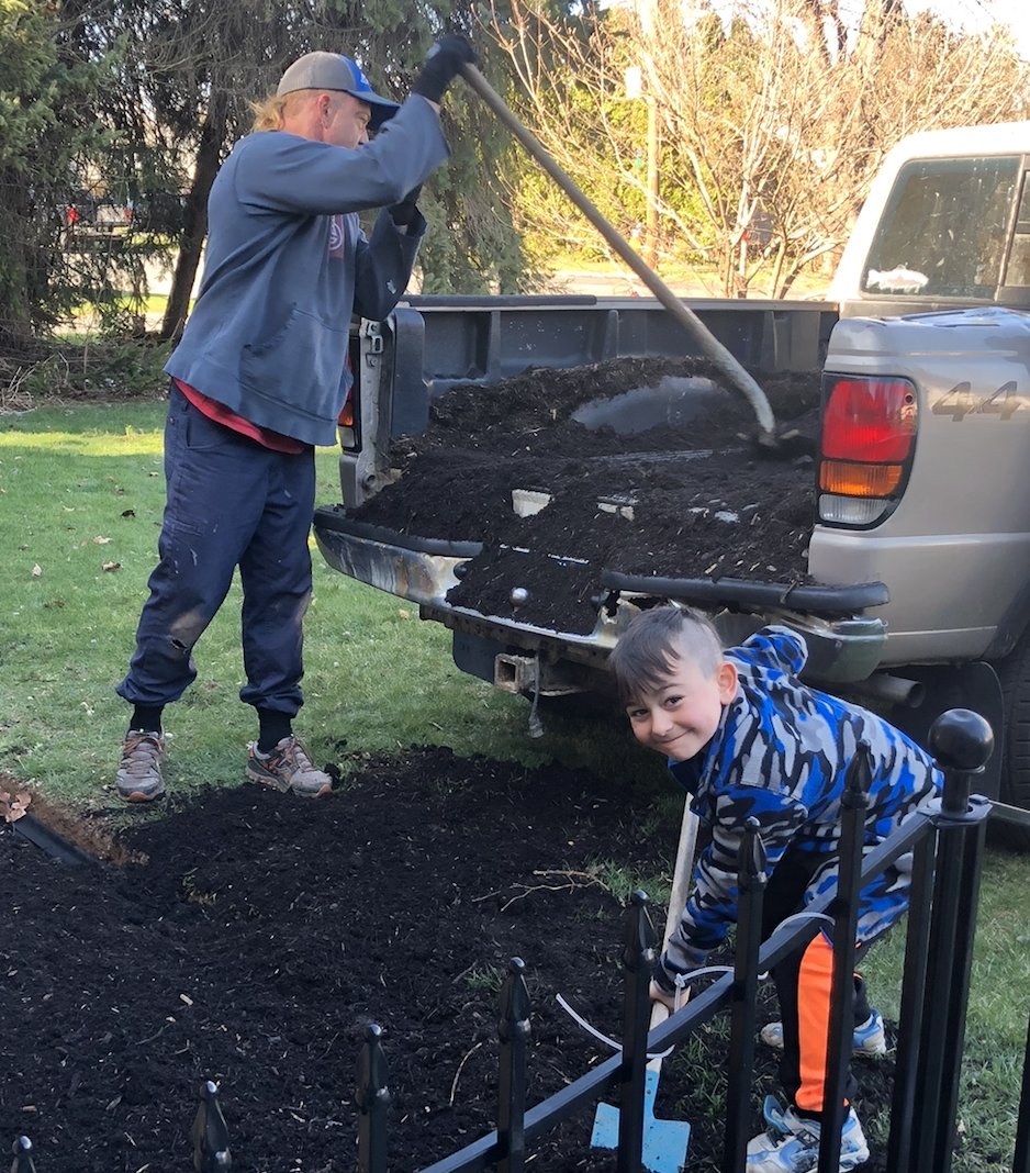 CETHedgehogs's tweet photo. Chase’s math lesson
How many shovels of mulch does it take to fill the front landscape 😊
#CETHedgehogs https://t.co/WAgkbBJUwS
