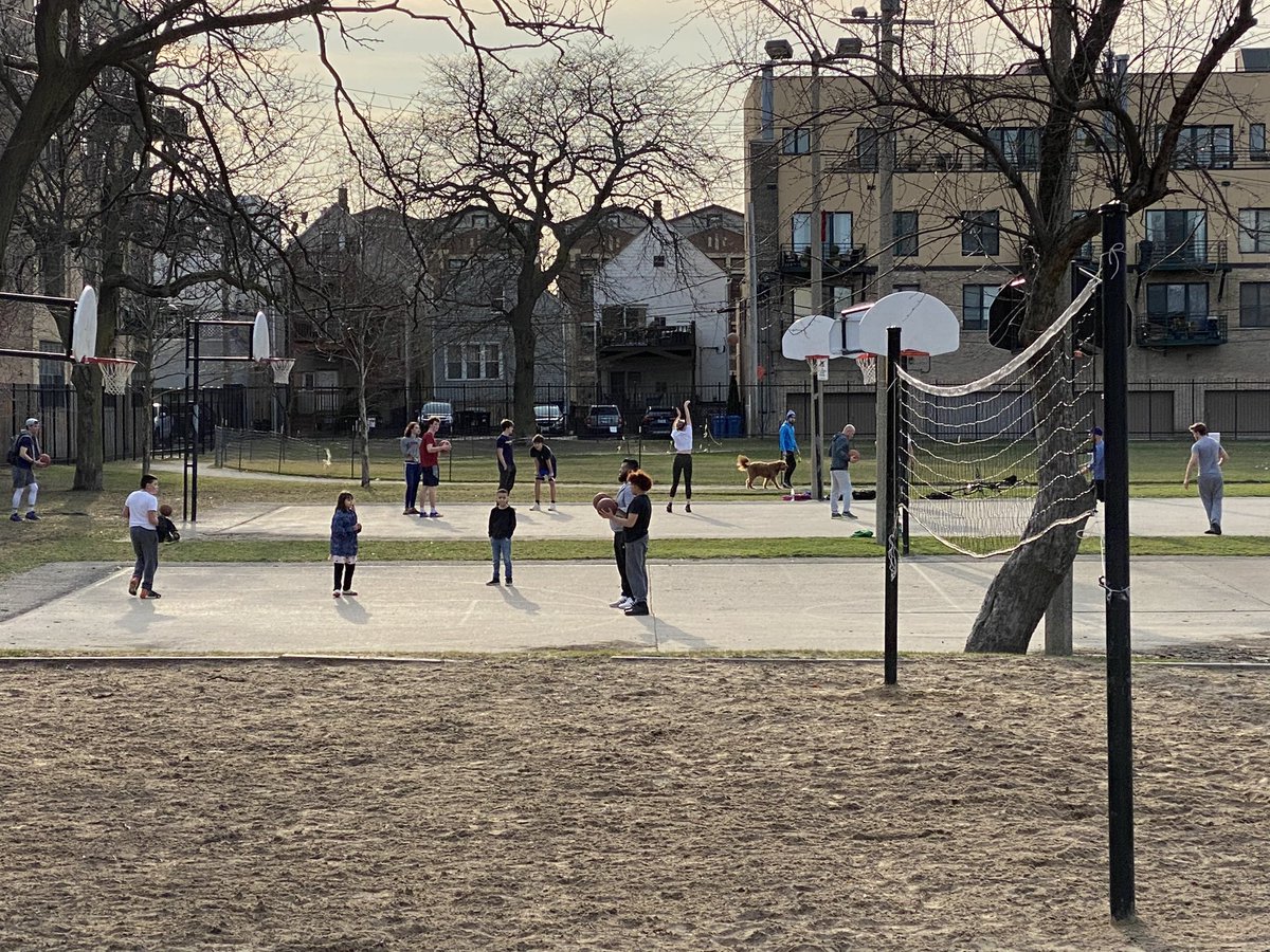 MktgMeg's tweet photo. .@chicagosmayor .@ward32chicago  please please close the parks! This is wrightwood at 5:30! Like any spring day!! #StaySafeStayHome https://t.co/R3b3mehXwG