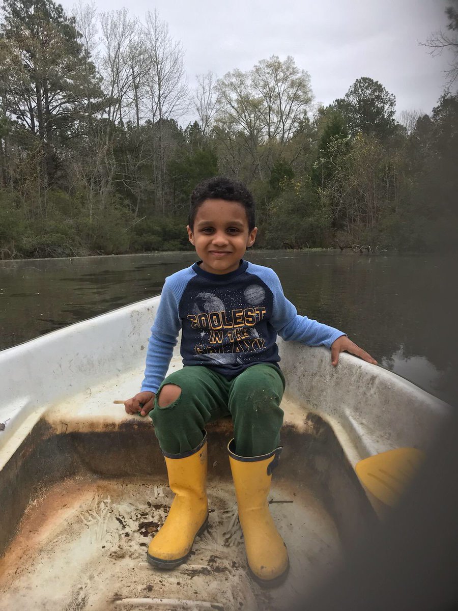 megphillips4k's tweet photo. 4K students are getting out and exploring nature with their 5 senses. #science #distancelearning https://t.co/lj4LPScyLz