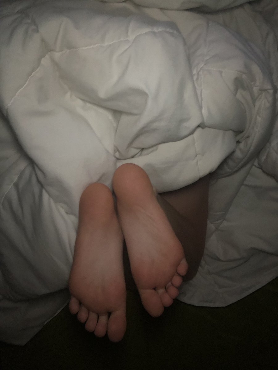 FullSendFeetPic's tweet photo. 💕💕💕
#footfetishnation #feetpicsforsales #thepose #feetpose #toesfetish #prettytoes #toesuck #solesfetish #solepose #feet #feetlovers #feetfetishworld #feetstagrame #footfetishnation #footworshipping #footporn #footgoddess #footqueenbee #solesfeet #teensoles #socksfetish https://t.co/O36ZFtXChL