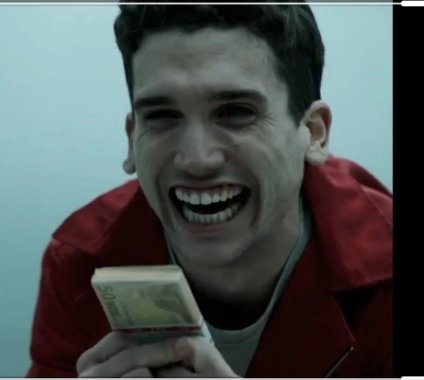 itscolloo's tweet image. Retweet if you can't wait to hear denvers sarcastic laugh 😂😂😂😂 
#MoneyHeist4
#LaCasaDePapel4