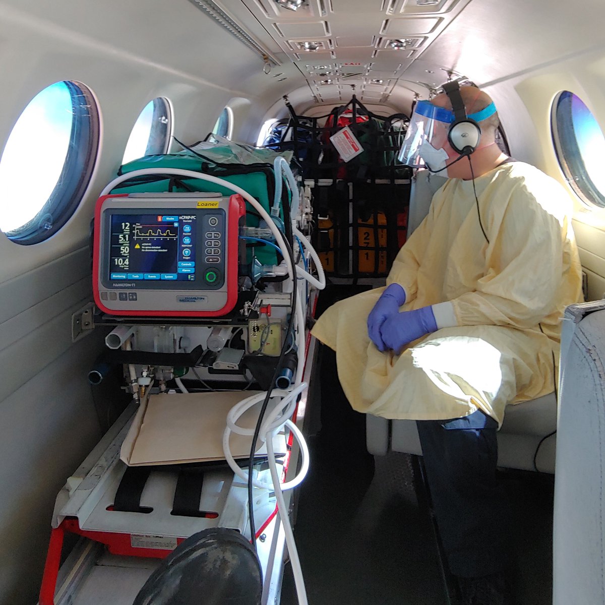 APBC873's tweet photo. Please continue to #StayHome to #BendTheCurve and ensure our immunocompromised patients, young and old do not have further complications. #Ambulance #Paramedics are still at work for you on the ground and in the air.  #EMS #CCP #ITT #PPE https://t.co/4Bu3bRSHVg