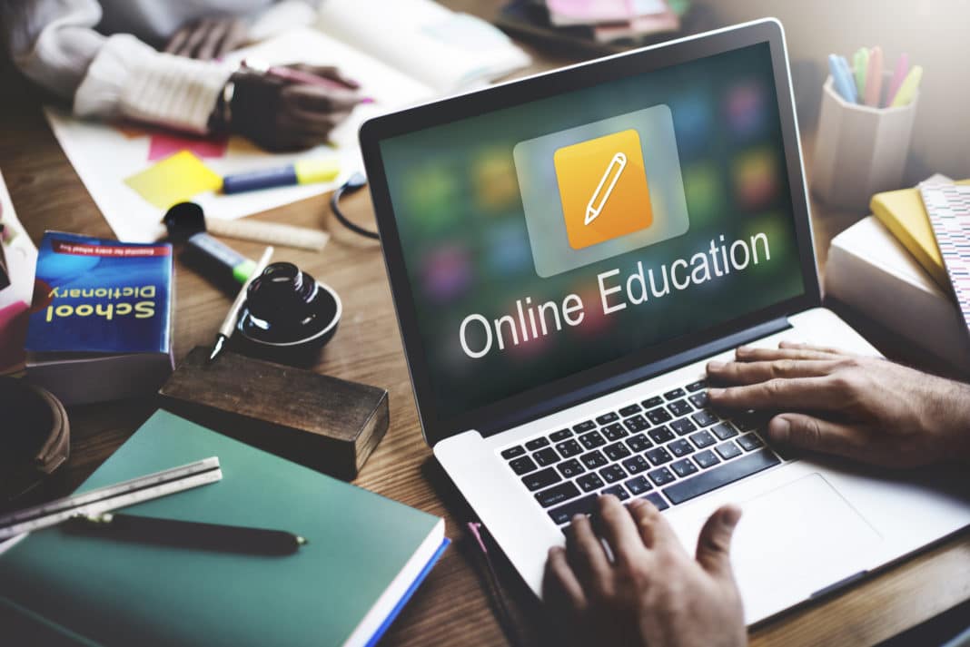 karanguptac's tweet photo. Due to the #COVID-19 outbreak, websites such as #Outschool, #ReadingIQ, #Storyline Online, #Rosetta Stone, #DIY.org etc are providing free #online courses for students and adults. https://t.co/2xtHvUd4Wk