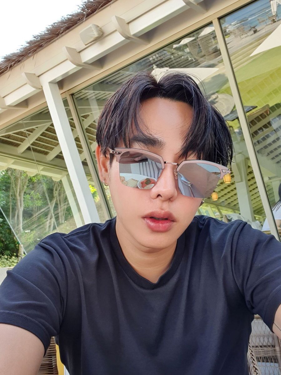 Tag_palit's tweet photo. @fronteyewear_th เดอะเบสสส พรีเซนเตอร์หล่อ
😎 #เป๊กผลิตโชค
#FrontxPeckPalit
#FrontReallyReally https://t.co/KprZSCVZL7