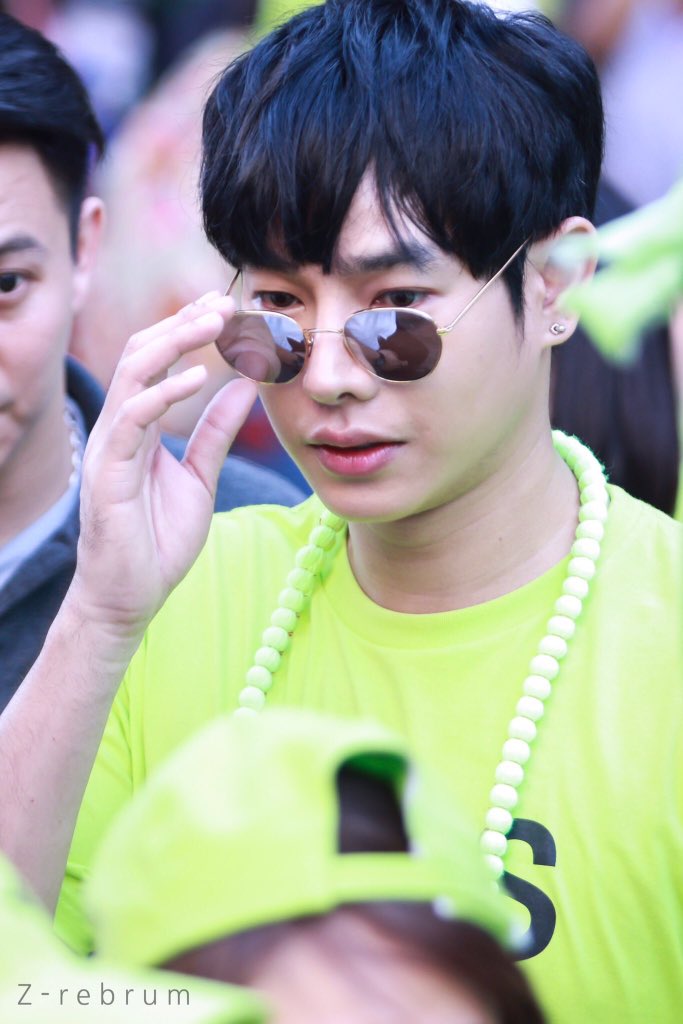CoconutMelanie's tweet photo. @fronteyewear_th หล่อเทพบุตร หล่อทุกลุ้ค
#เป๊กผลิตโชค
#FrontxPeckPalit
#FrontReallyReally https://t.co/HmsUC9auun