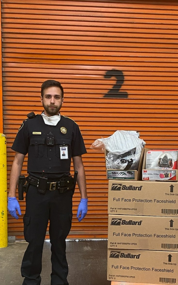 Taking care of our community.  Donating mask and face shields to our heroes in the field. Thanks for all you do! 
<a href="/AngelaDesJardi5/">Angela Des Jardin</a> 
@FulfordUlanda 
@portillo_zule