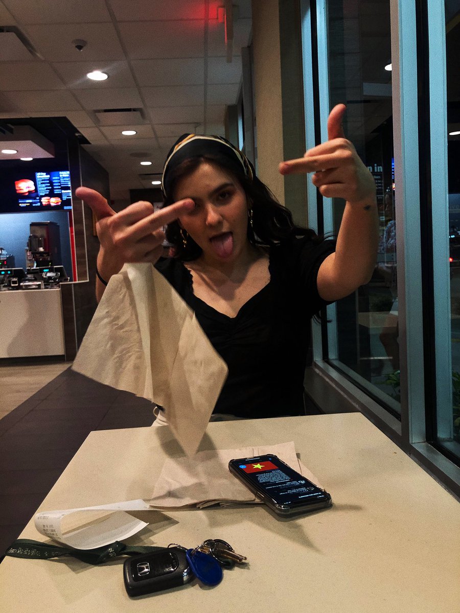 MeDanicaJean's tweet photo. hi my gf is pretty &amp; cool, pls appreciate the art during these times of hardship https://t.co/PuaGeZxgkS