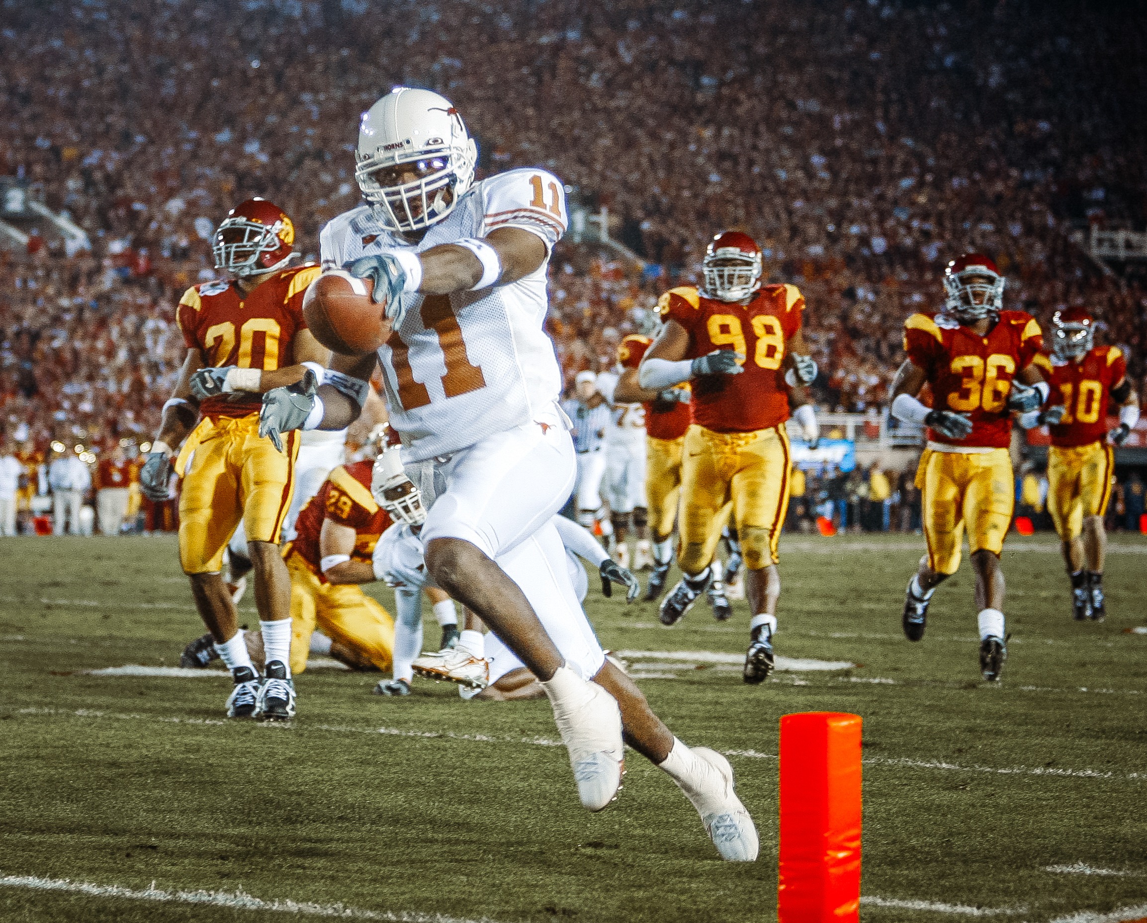 EUpEb8MXkAE_R8Z?format=jpg&name=4096x409