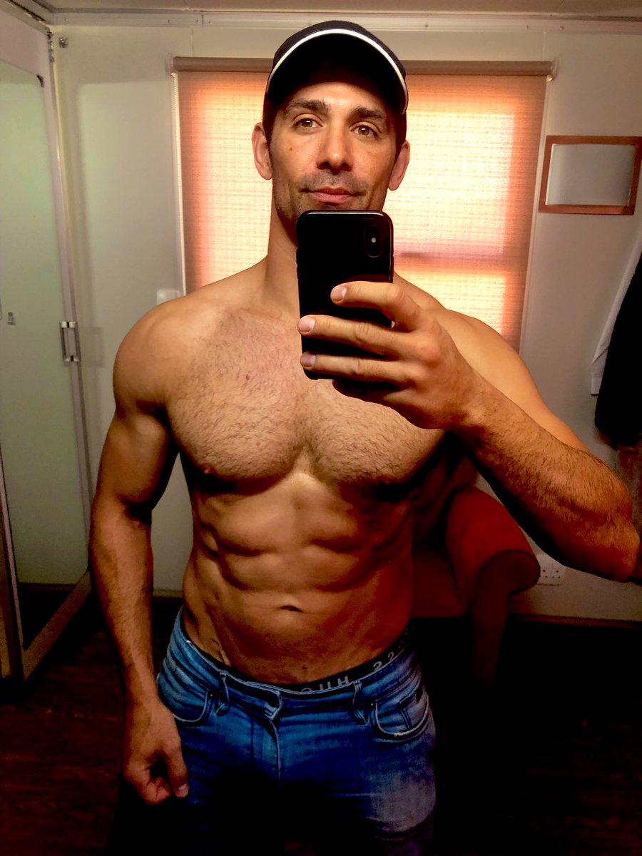 artizamel's tweet photo. Bren foster @BrenFosterReal is an actor and Martial artist
known for serial the last ship,
the Days our of lives, Force of Execution.
and boy does it look good
#DOOL #DAYS #TheLastShip #ForceOfExecution #Actor #MartialArtist #BrenFoster https://t.co/3zcBWB9xCF https://t.co/7UbsB3rJSX
