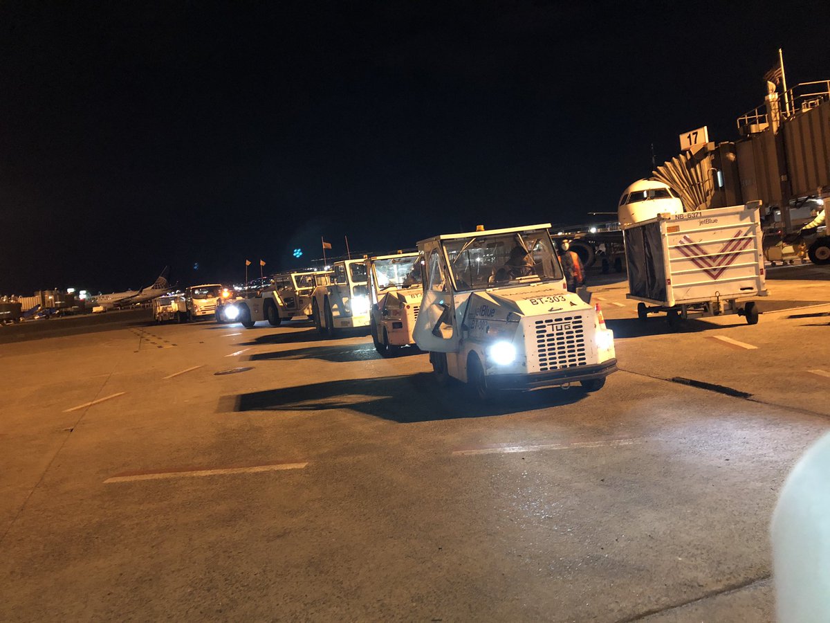 EtienneVerna's tweet photo. Sanitize car line safety our number one value #COVIDー19 #jetblue @AlsoniaJoseph @Juan_Ruano_ @YQRamos @JetBlue #EWRTeam https://t.co/OdkItQXifA